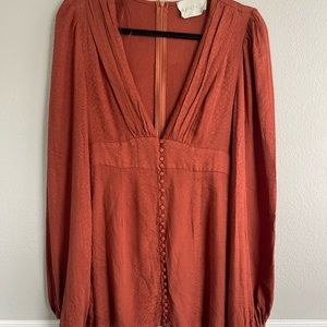 Boutique bodycon dress with peasant sleeves. Size S